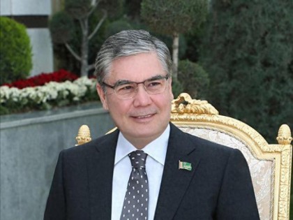 还清中国81亿贷款，又赠百亿豪礼！这才是铁哥们，西方各国羡慕了