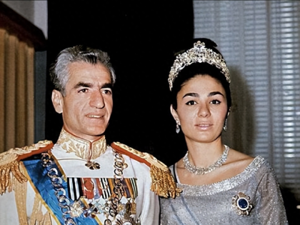 她是伊朗末代王后，流亡海外46年，88岁定居巴黎，孙女嫁犹太富商