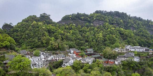 黄山真的别再去了！隔壁这座山，云海不输黄山，不用爬山！
