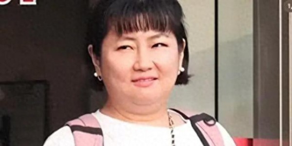 任家萱男友曝光，被评长得像老鼠，同居生娃不结婚，难怪胖成这样