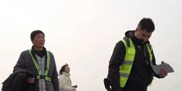 山东男子开着售价108万元的飞机带父返乡过年：以往开车要三四个小时，此次虽遇到逆风也仅用两小时