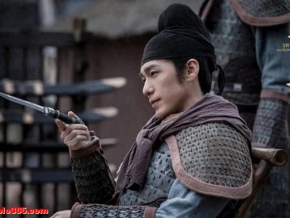 年轻时混鱼市，晚年却救下百万百姓：他的觉醒藏着你我的影子