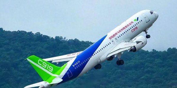 不伺候了！C919被卡7年，首条国际航线直飞，谁求谁还真不一定！