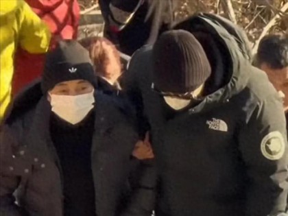 婚变传闻后，罗晋携任素汐与母亲去祈福，撕碎了唐嫣最后一丝体面