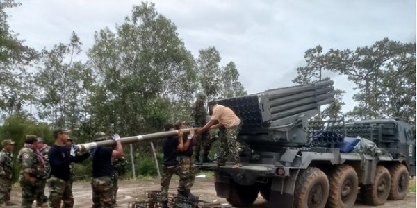 泰柬冲突上演中式武器对轰，结局让人没想到，洪森迎来最大危机