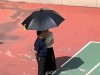 厦门女教师撑伞后续，校方称父女被教育局当场打脸，真相反转三次