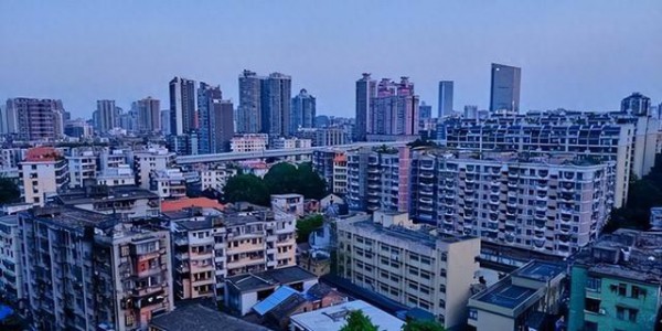 有钱人为何开始偷偷收购“步梯房”？内行人道出大实话，太真实了