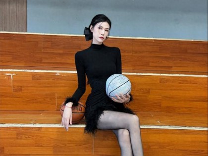 女篮许诺现状：进入大学当老师，成知名网红，39岁不缺钱却仍单身