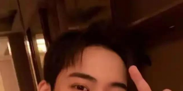 炸裂！26岁男星自曝被富婆控制6年，富婆让他结扎，太惨了！