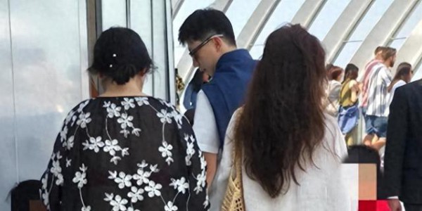 马龙一家在迪拜度假！他对老婆称呼真肉麻，公婆拎包又带娃好幸福