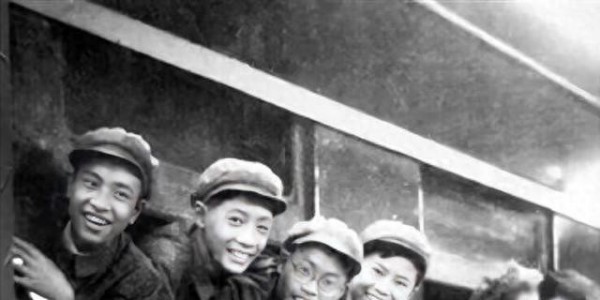 毛主席有多明智？一道命令成立新疆生产建设兵团，让全世界都佩服
