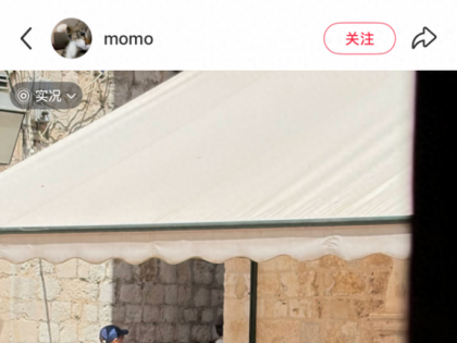 刘强东带女助理出差，章泽天专心陪娃，分工明确，不拘泥小情小爱