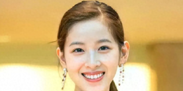 刘强东回应婚变传闻，32岁章泽天官宣新身份 她的“野心”不止于此