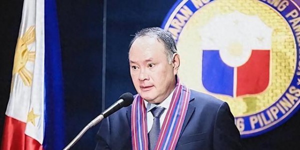 重大升级，中国军报改变对菲称呼，增兵黄岩岛，奉陪到底