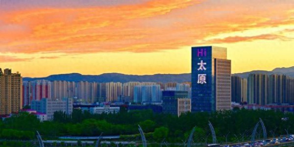 外地人追着演唱会来太原圪蹴，太原人却圪蹴在家门口进不去？