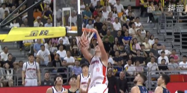 7分钟3犯！徐昕9+9+3成拉科噩梦，麦考尔4犯，广东投丟17个三分！