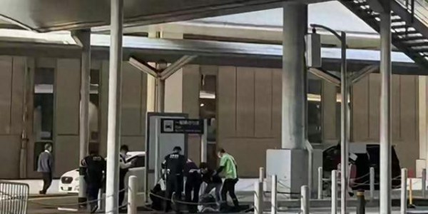 机场坠亡悲剧：旅游热潮下的安全警钟