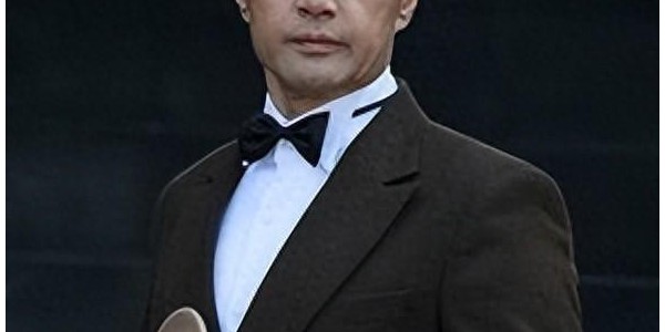 原来他俩早已离婚，如今一个在云南当院长，一个分走2500万很潇洒