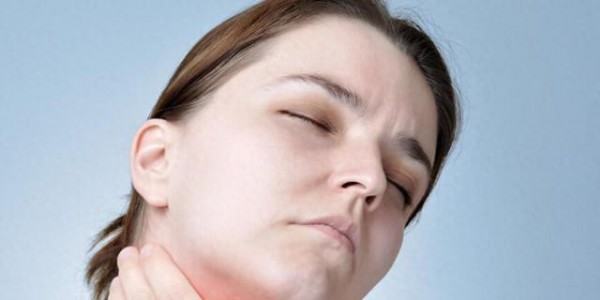 提醒：喉癌到来前，身体会出现4种警报，真正留意到的人不多