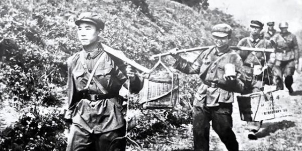 1949军参谋长碰见浙纵医院炊事员大惊，对方竟是20年不见的老战友