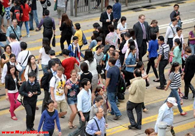 中国人为什么不愿意生孩子了？人口出生率下降的根本原因是什么？