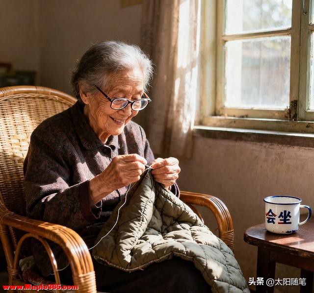 97岁独居奶奶坦言：我能活这么久，从不多动，全靠“会坐”