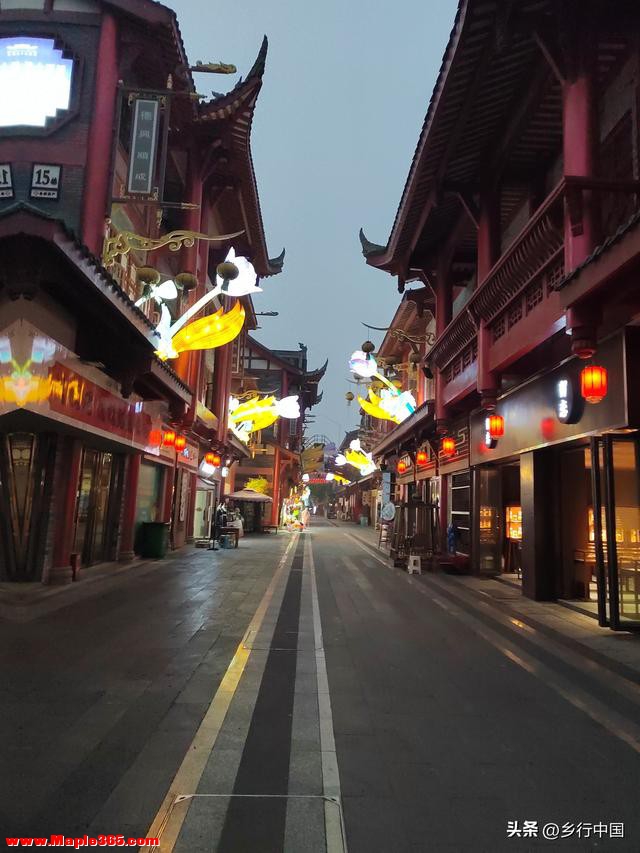 繁华落尽：“大宋不夜城”眉山水街如何从游客十万到门可罗雀？