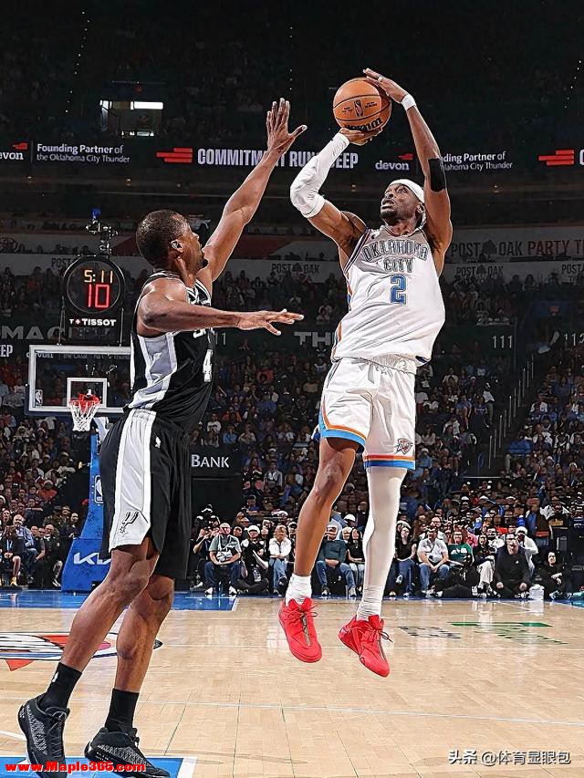 马刺“田忌赛马”太狠！文班替补发威，三杀联盟第一豪取8连胜