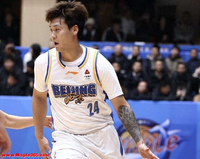 新疆输球揪出最大毒瘤！拿550万，罚球4中0，这哪像职业球员