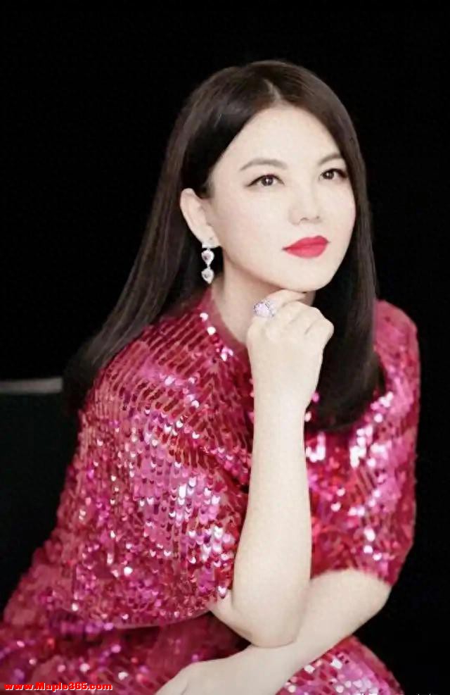 前夫被抓不到1个月，李湘步入闫学晶后尘，遭殃的何止女儿王诗龄