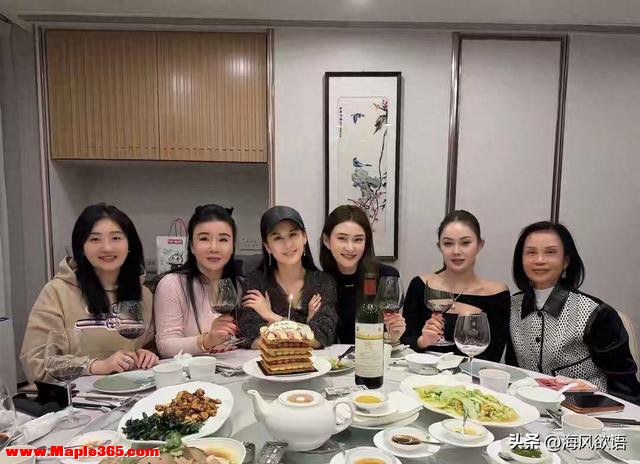 黄圣依43岁生日太低调，闺蜜一出场，颜值直接碾压全场