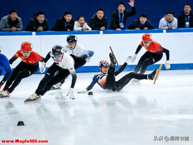 刘少昂摔倒无缘决赛，镜头拍下他扶墙离场一幕：比金牌更珍贵的