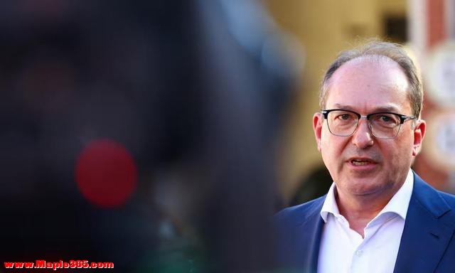 德国副总理“唱黑脸”，中德双簧背后的真实焦虑与新博弈