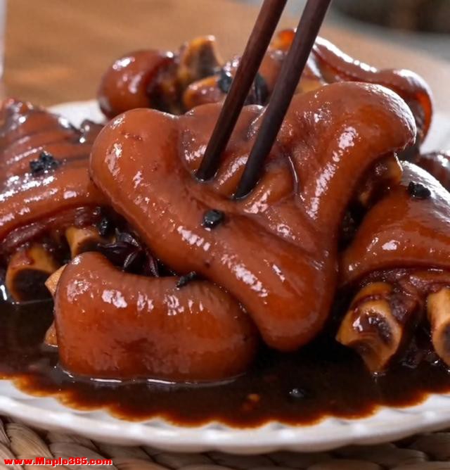 卖68元一盘太贵？教你在家做红烧猪蹄，软烂脱骨，满满的胶原蛋白