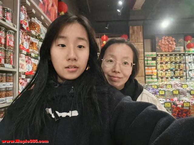 15岁青春期女儿不再叫我“妈妈”，但她还是很爱我