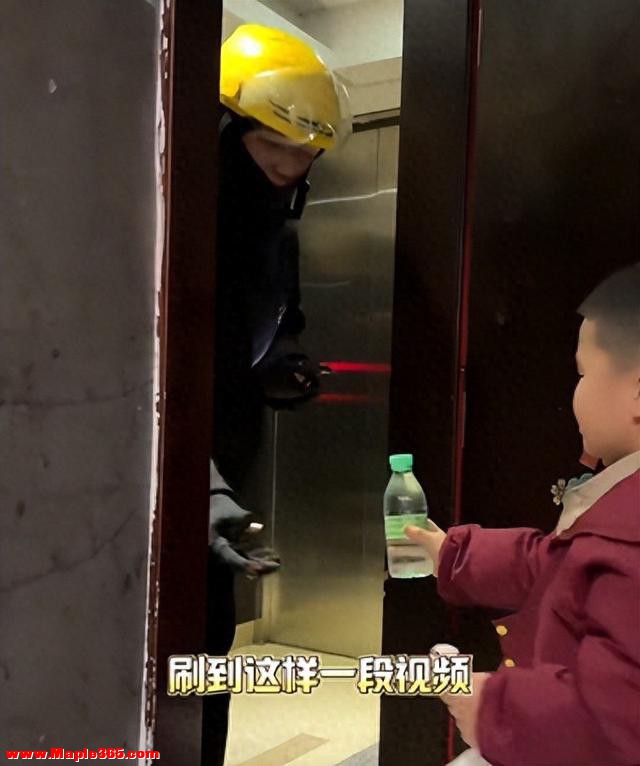 “只有穷人，才这样教育子女！”家长让孩子给外卖员送水，被群嘲