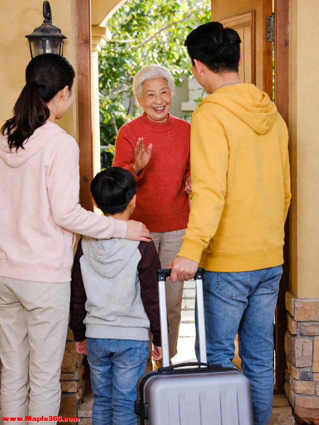 90岁奶奶的笑容，是我见过最珍贵的团圆