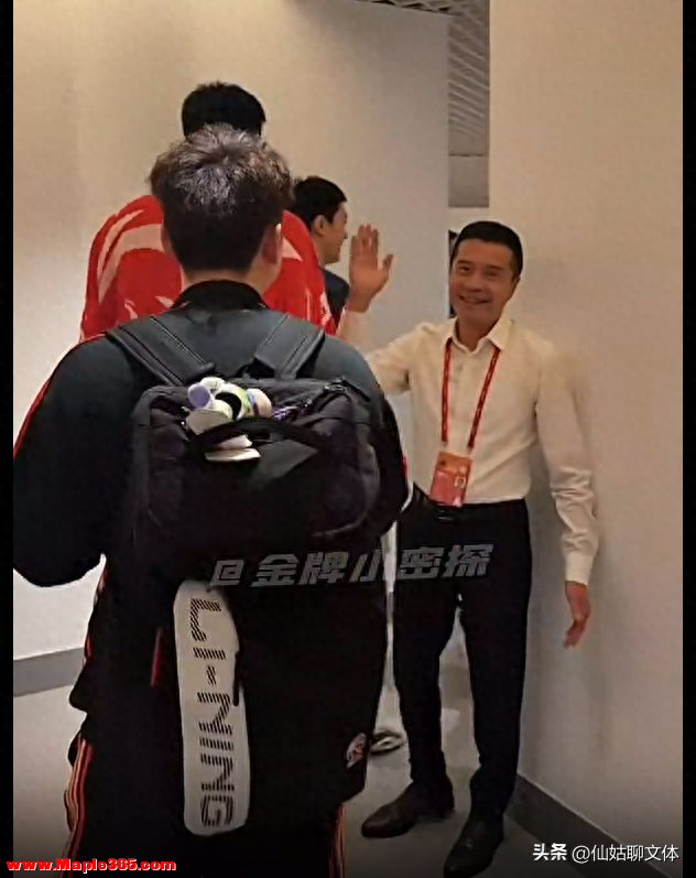 广东逆转胜宁波，全队疯狂庆祝，陈海涛亲自慰问，朱芳雨开怀大笑