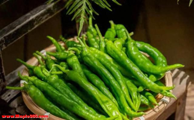 谁说四川吃麻辣？湘菜单刀赴会，2.7万“北伐”让川菜护城河崩塌