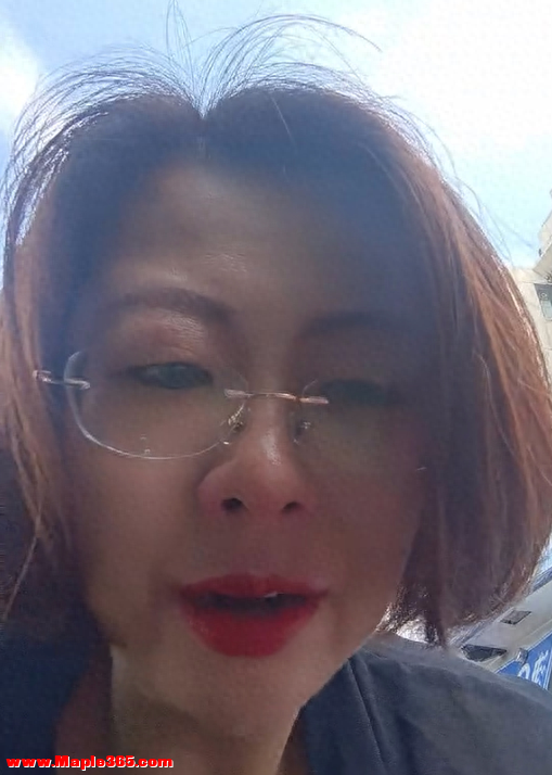 “只有学渣家长会这样”，母亲在考场前失态，网友：你到底哭啥？