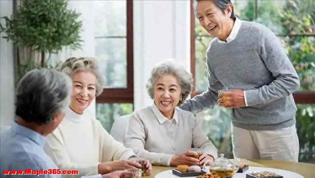 医生发现：能吃能喝的老人，基本在63岁，就已经不做这8件事了！