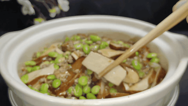 三伏天多吃毛豆，和这两样烧一烧！满口鲜嫩、汤汁拌饭还能吃两碗