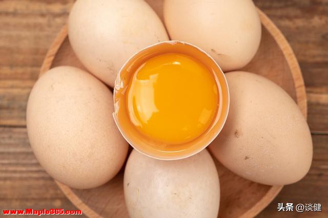 吃鸡蛋是有害还是有益？提醒：这2种人吃鸡蛋有害健康，趁早了解-1.jpg