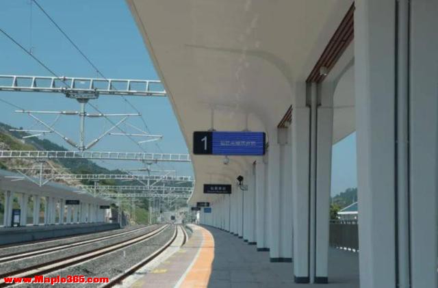 广东有一趟列车，直达东北，全程只有14站，沿途风景很美-6.jpg