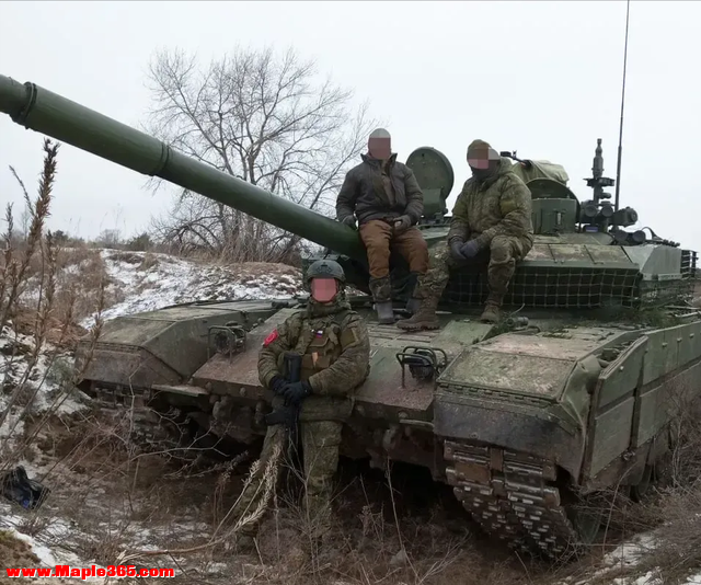 护甲点满，稳步推进！坚盔重甲的俄军坦克群，势不可挡的突破尖兵-36.jpg
