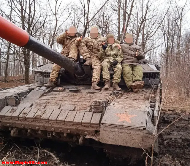 护甲点满，稳步推进！坚盔重甲的俄军坦克群，势不可挡的突破尖兵-37.jpg