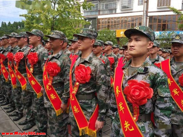 中国新兵入伍欢送仪式引外网热议！日本网友：这就是日本战败原因-1.jpg