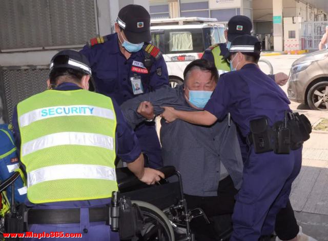 76岁TVB前男星跌倒送医，4子女拒接电话，好友无奈报警，事出有因-22.jpg