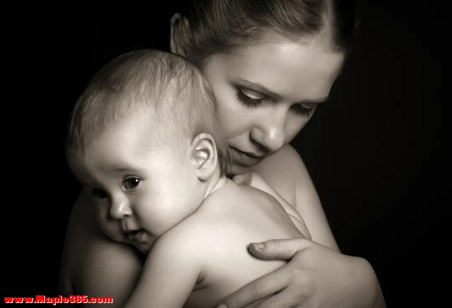 心疼！未出月子的女子抱着孩子与老公办理离婚，评论区让人破防-10.jpg