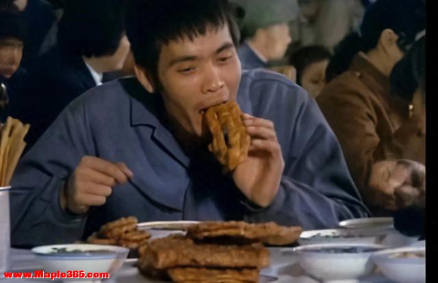 让我们一起看看80年代的生活面貌，中国人吃什么？-1.jpg